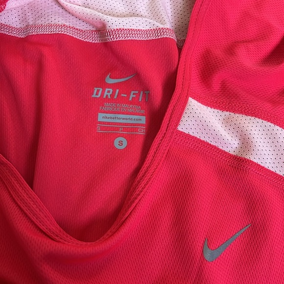 Dri-Fit women’s top - Picture 2 of 3